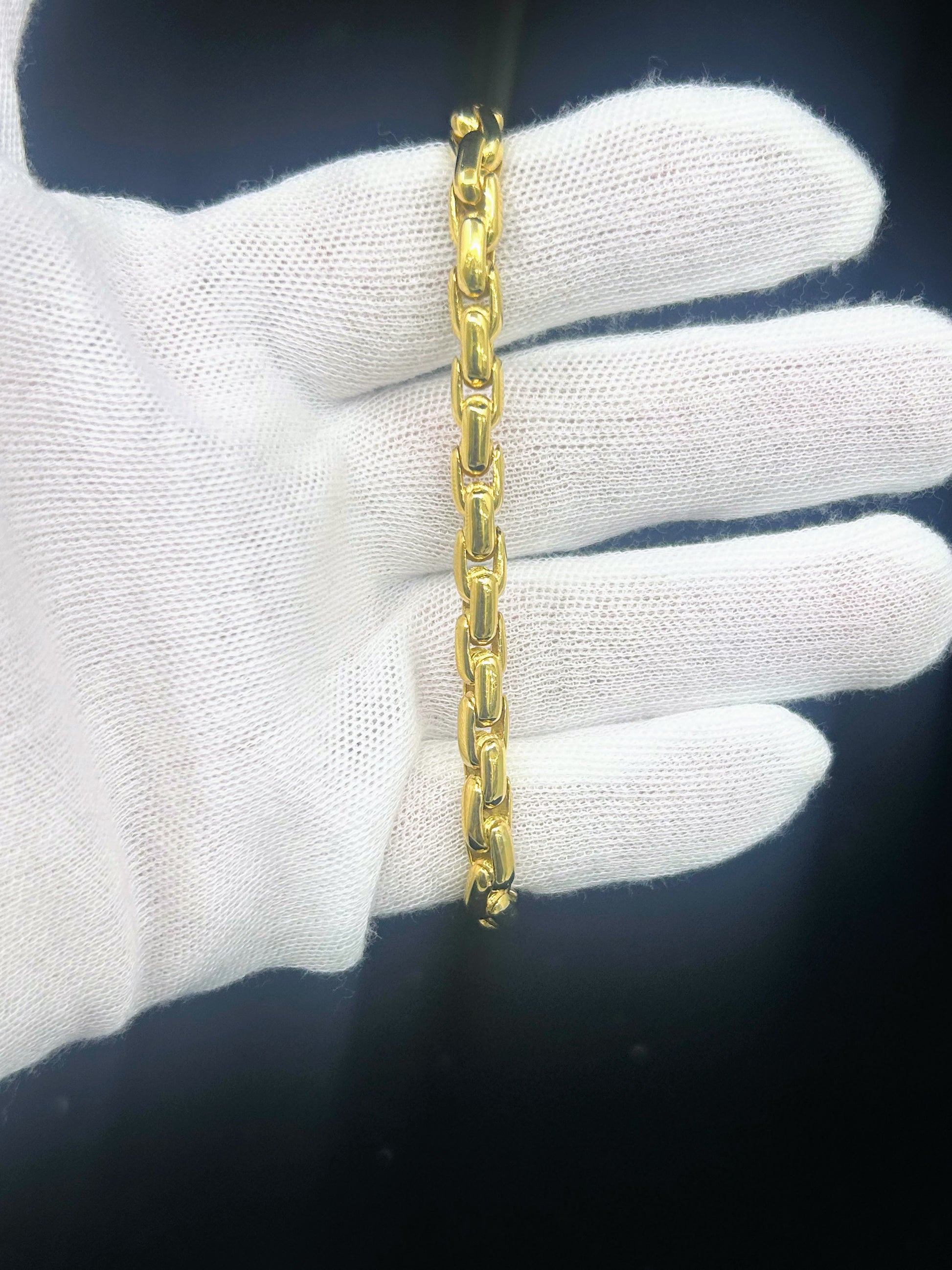 Unisex solid gold bracelet