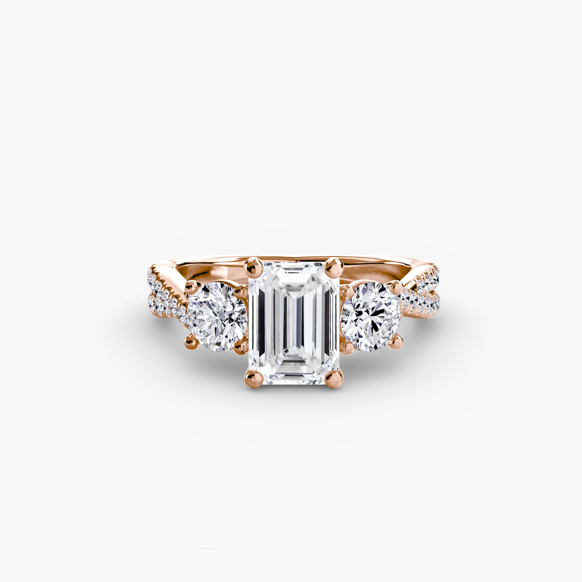 Bague à trois pierres avec pavé 2