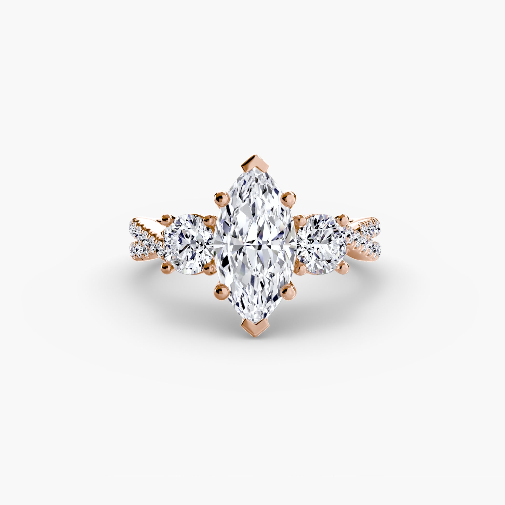 Bague à trois pierres avec pavé 2