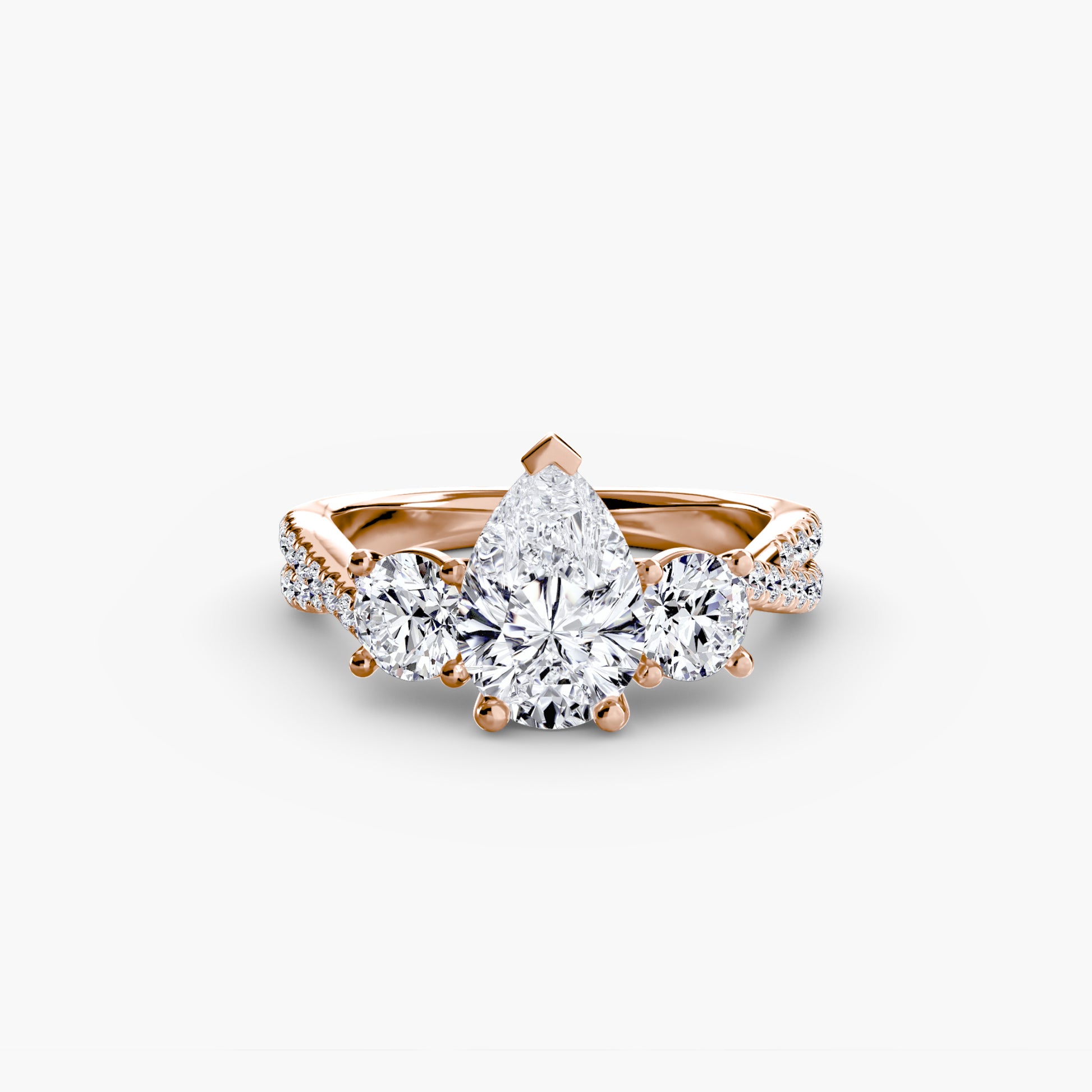 Bague à trois pierres avec pavé 2