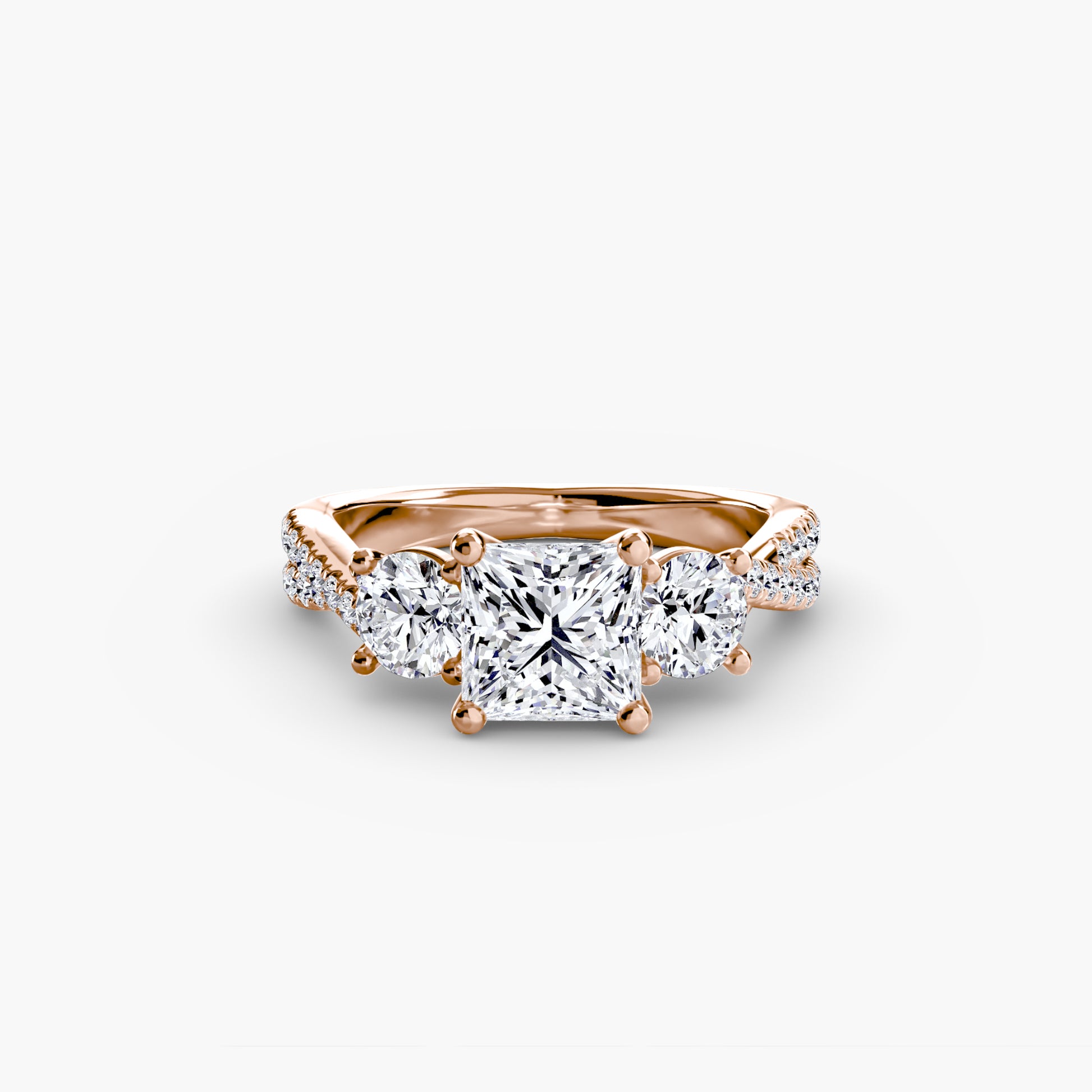 Bague à trois pierres avec pavé 2