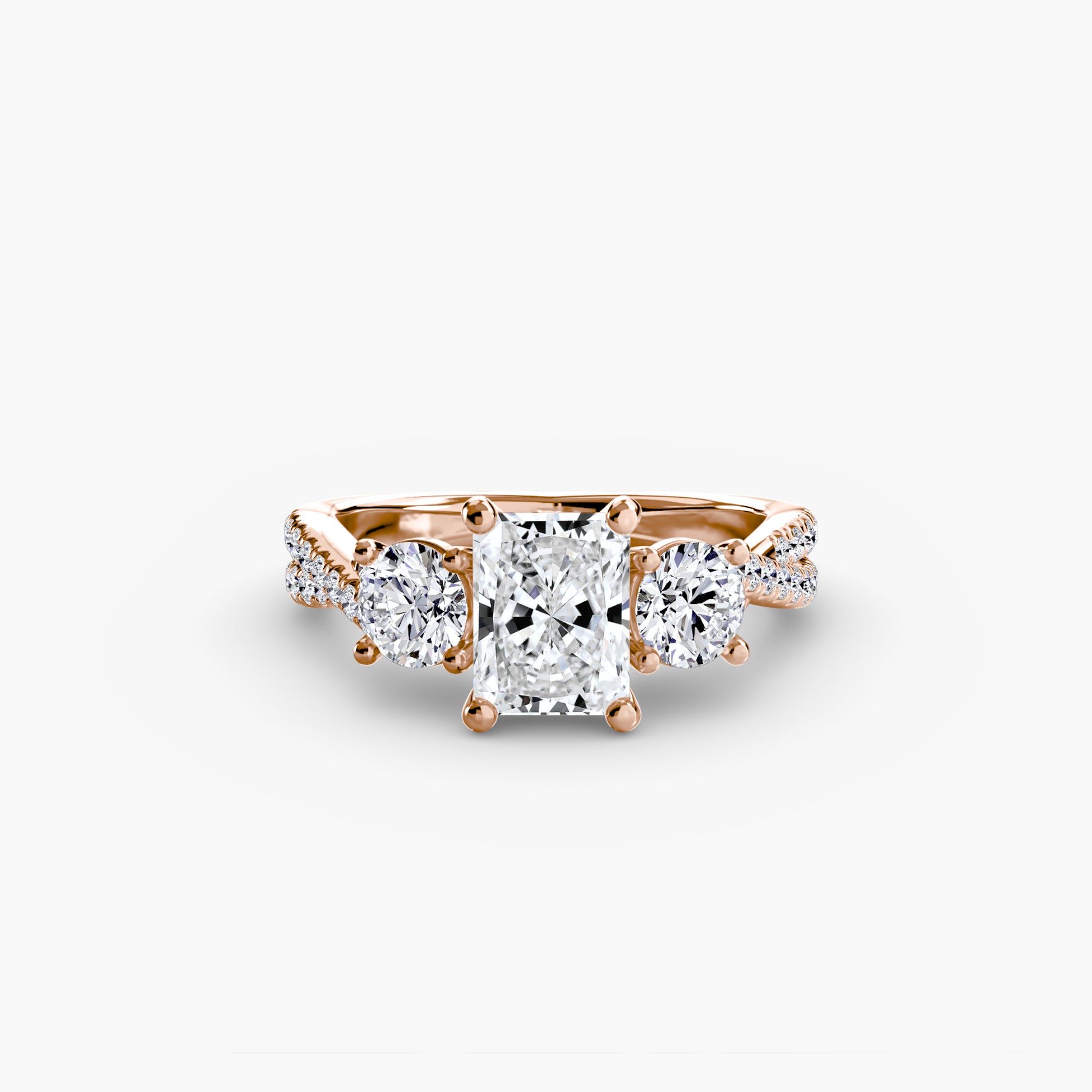 Bague à trois pierres avec pavé 2