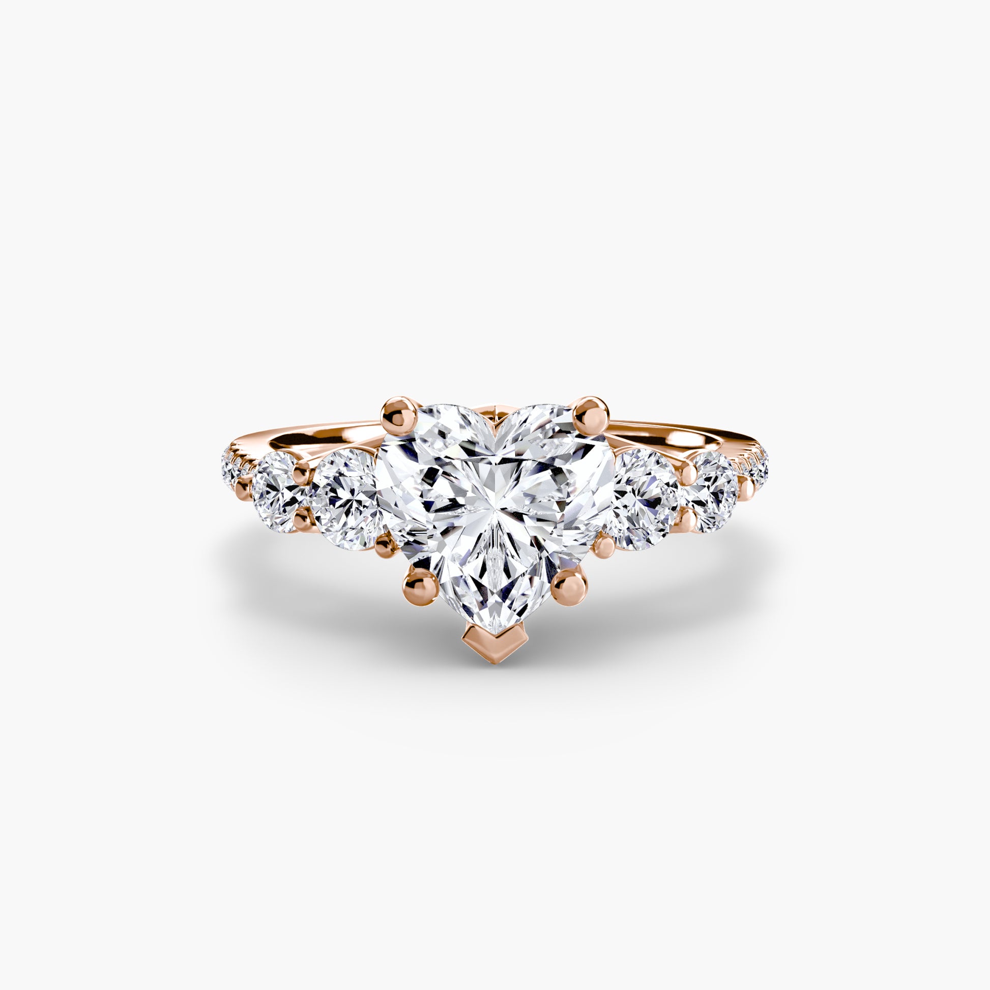 Bague cinq pierres avec anneau pavé