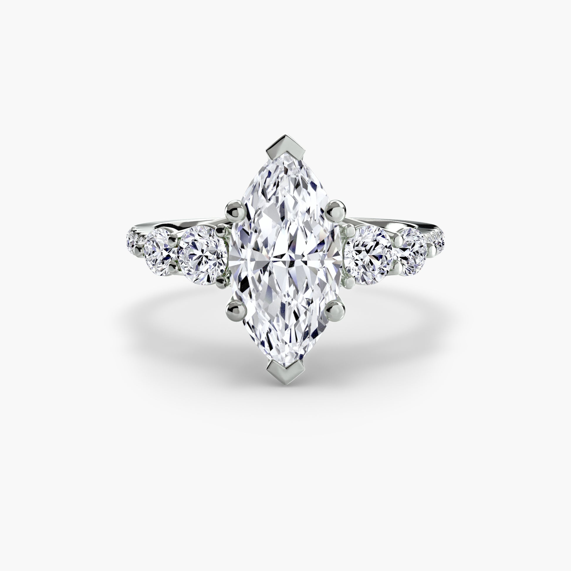 Bague cinq pierres avec anneau pavé