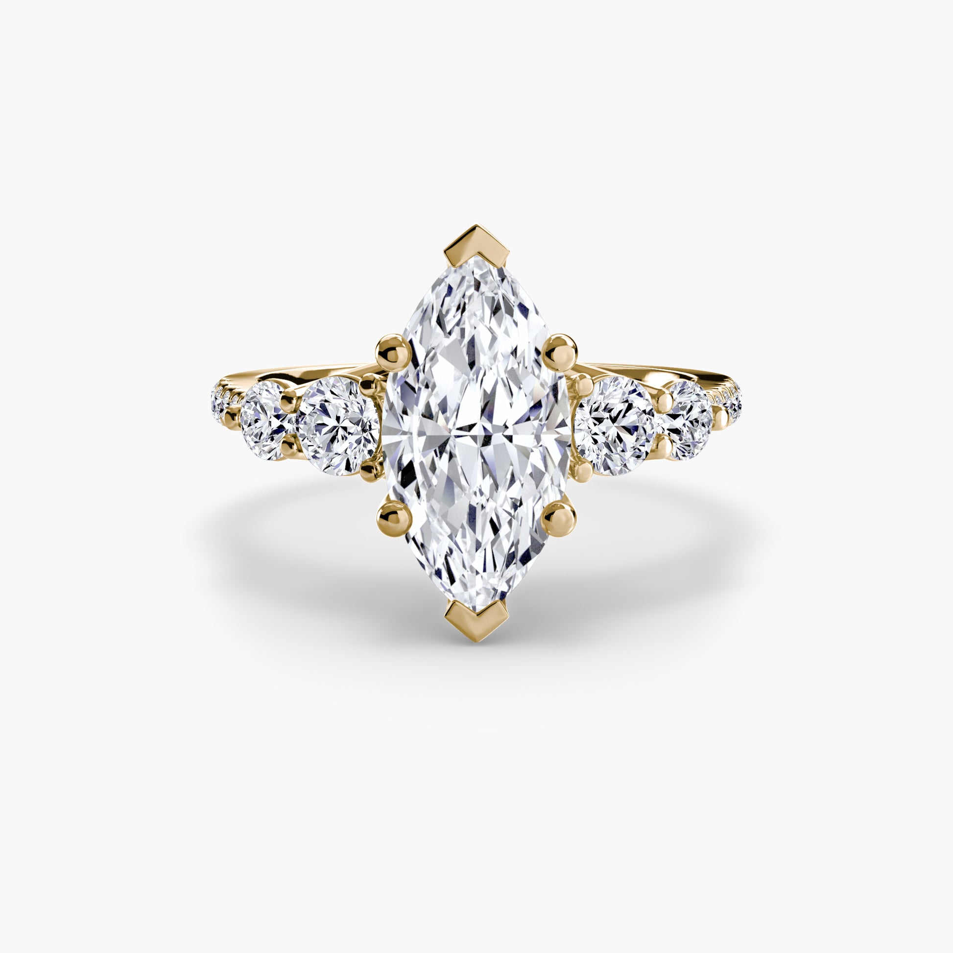 Bague cinq pierres avec anneau pavé