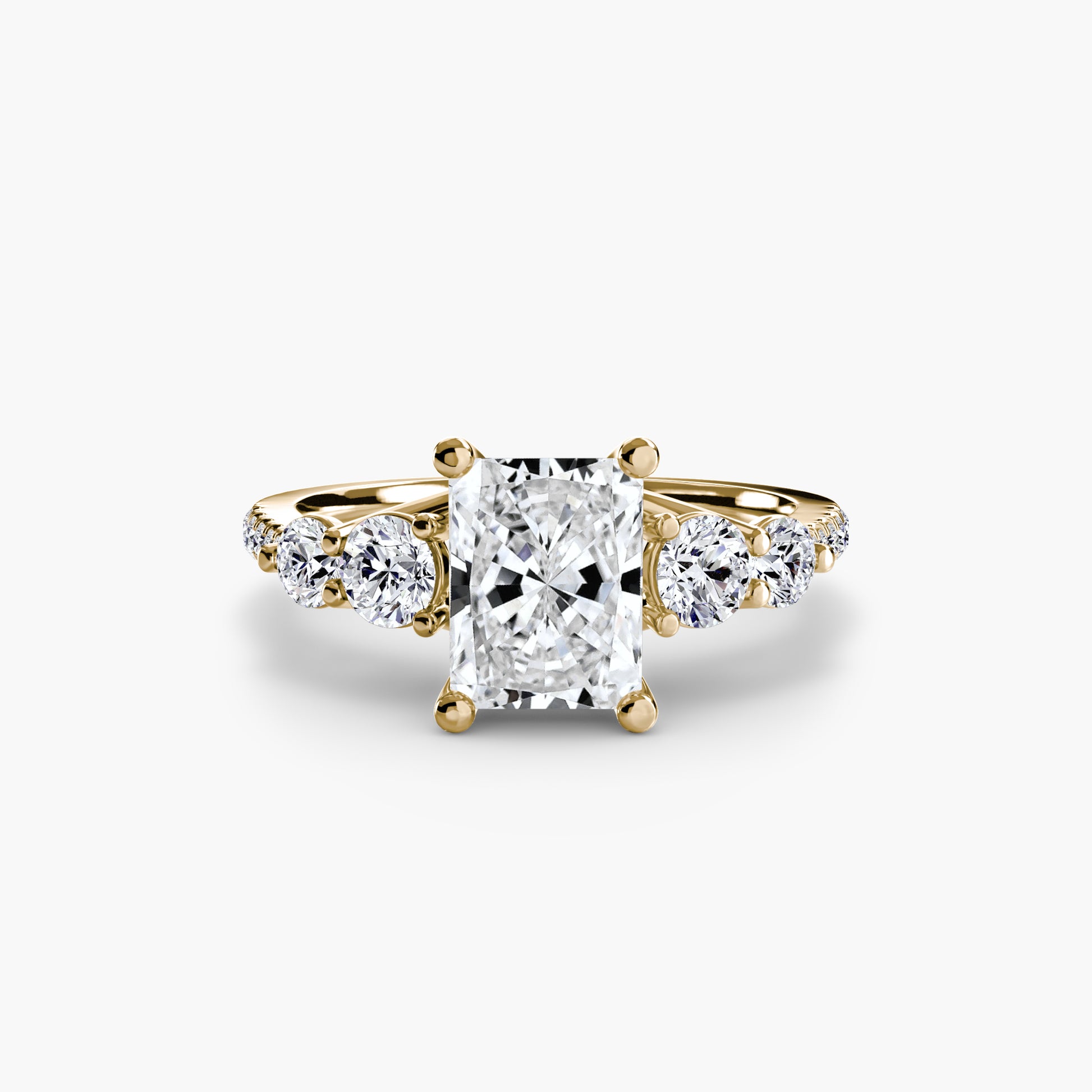 Bague cinq pierres avec anneau pavé
