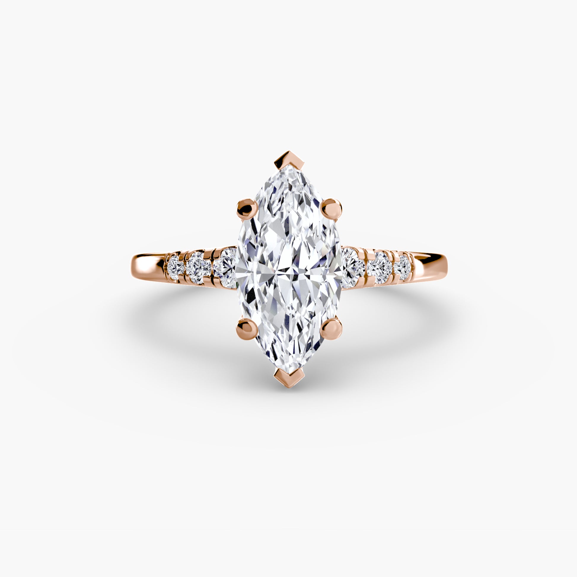 Solitaire avec accents d'épaule