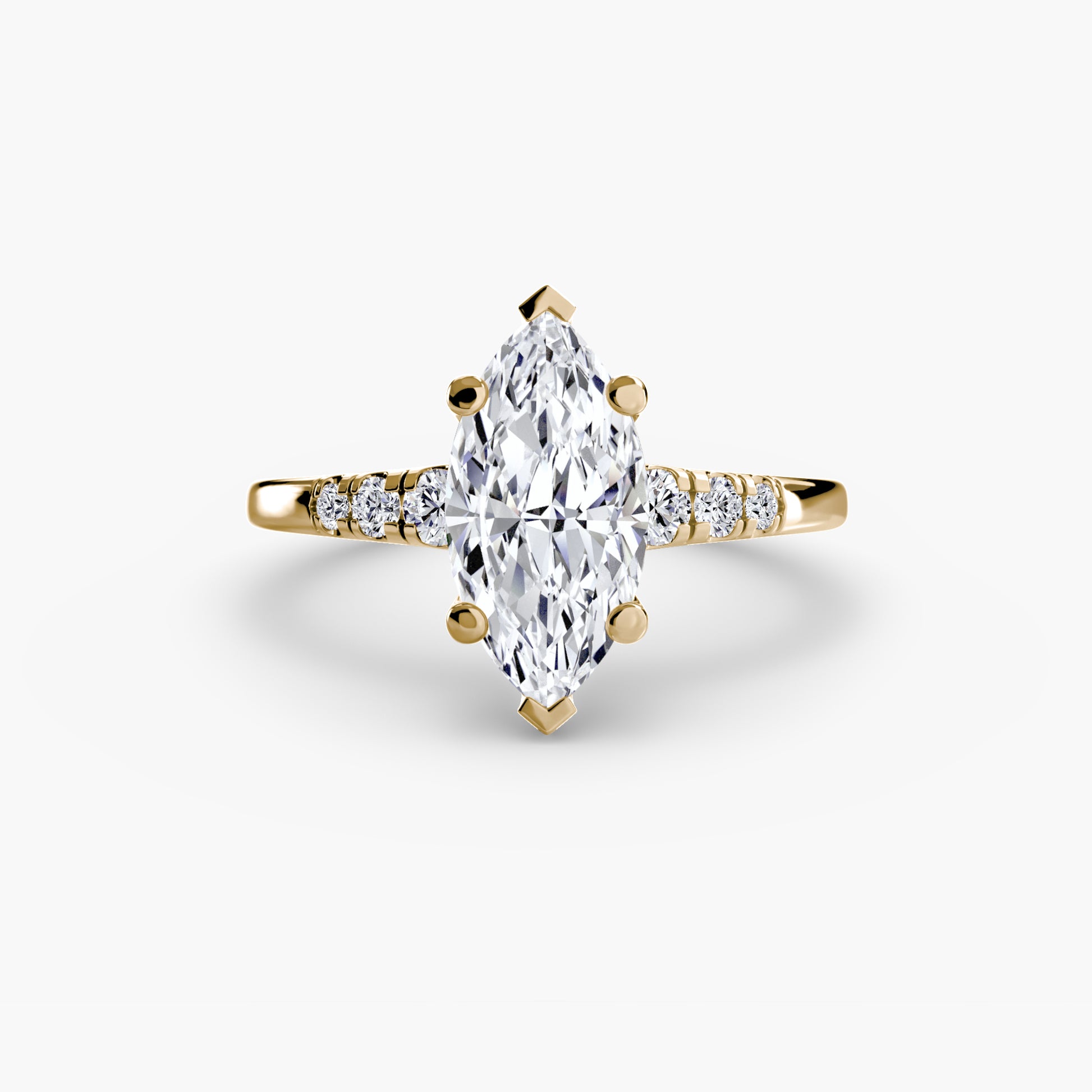 Solitaire avec accents d'épaule