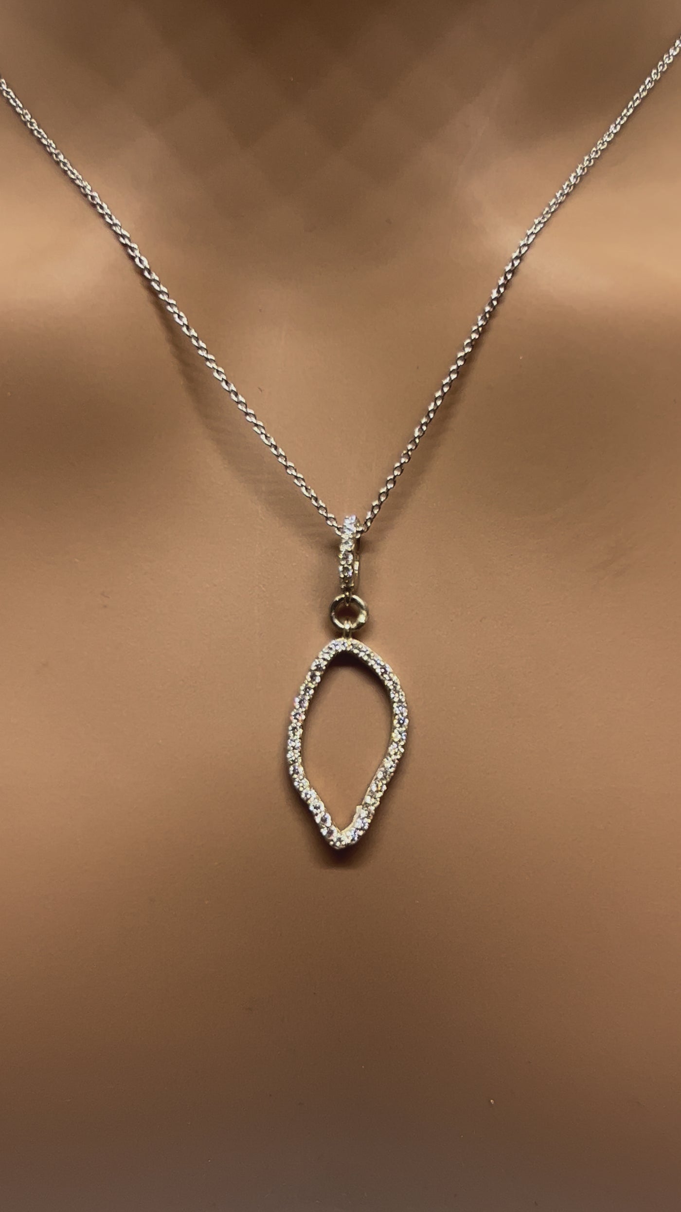 10k Gold Necklace with Natural diamonds
