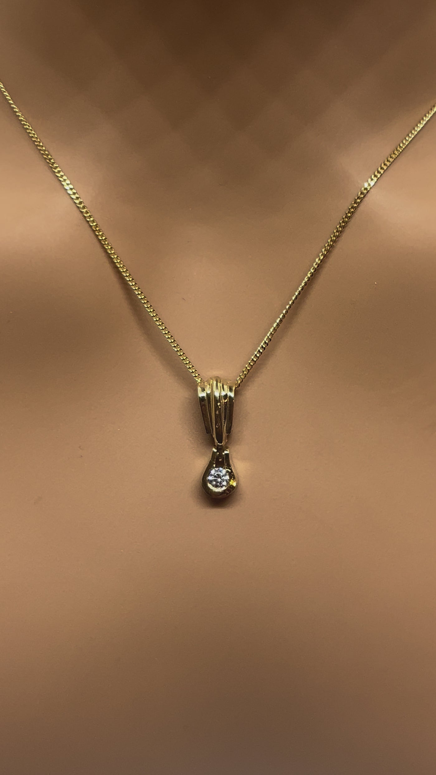 10k Gold Pear shape Natural diamond