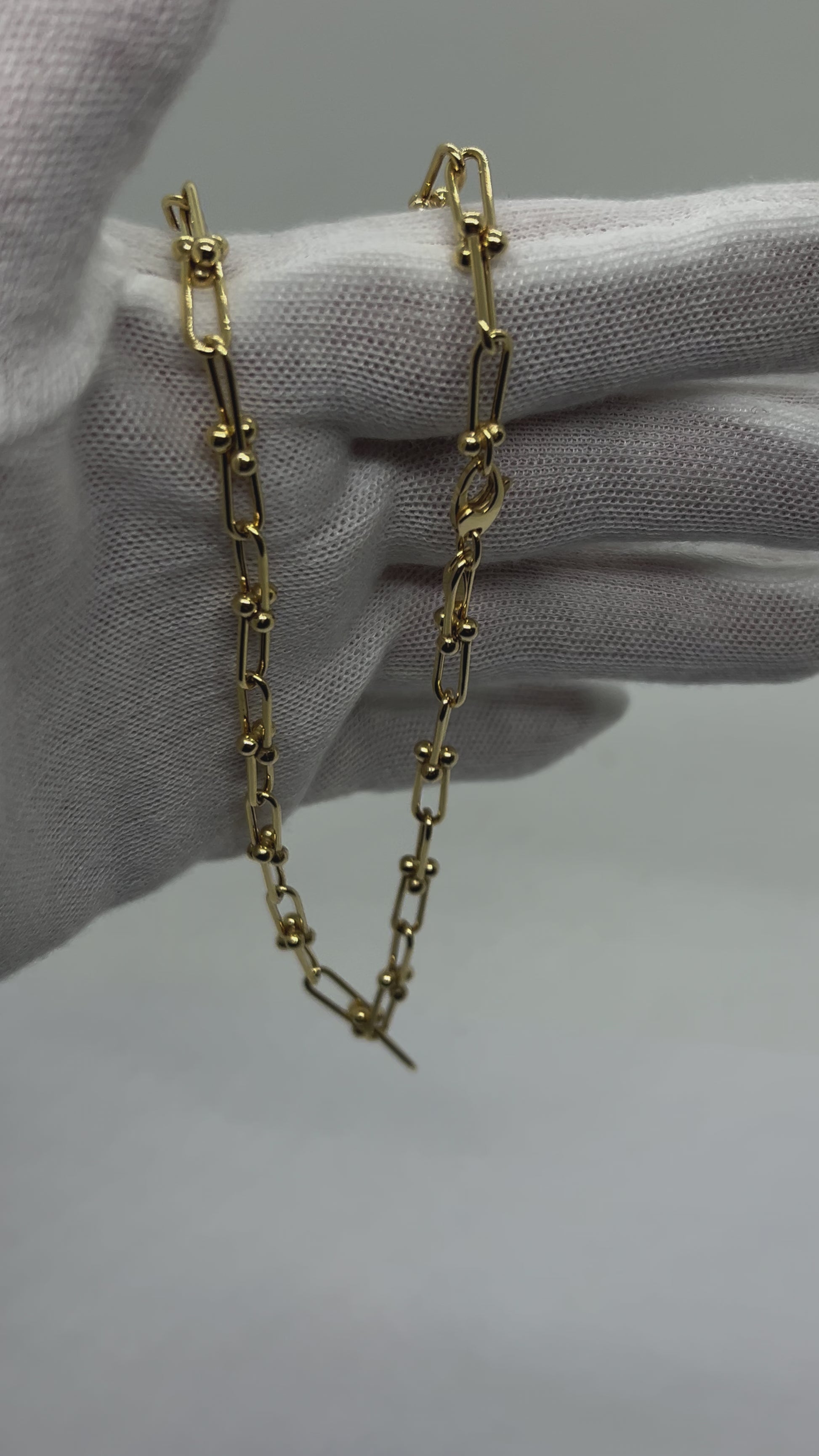 Gold Link U Necklace