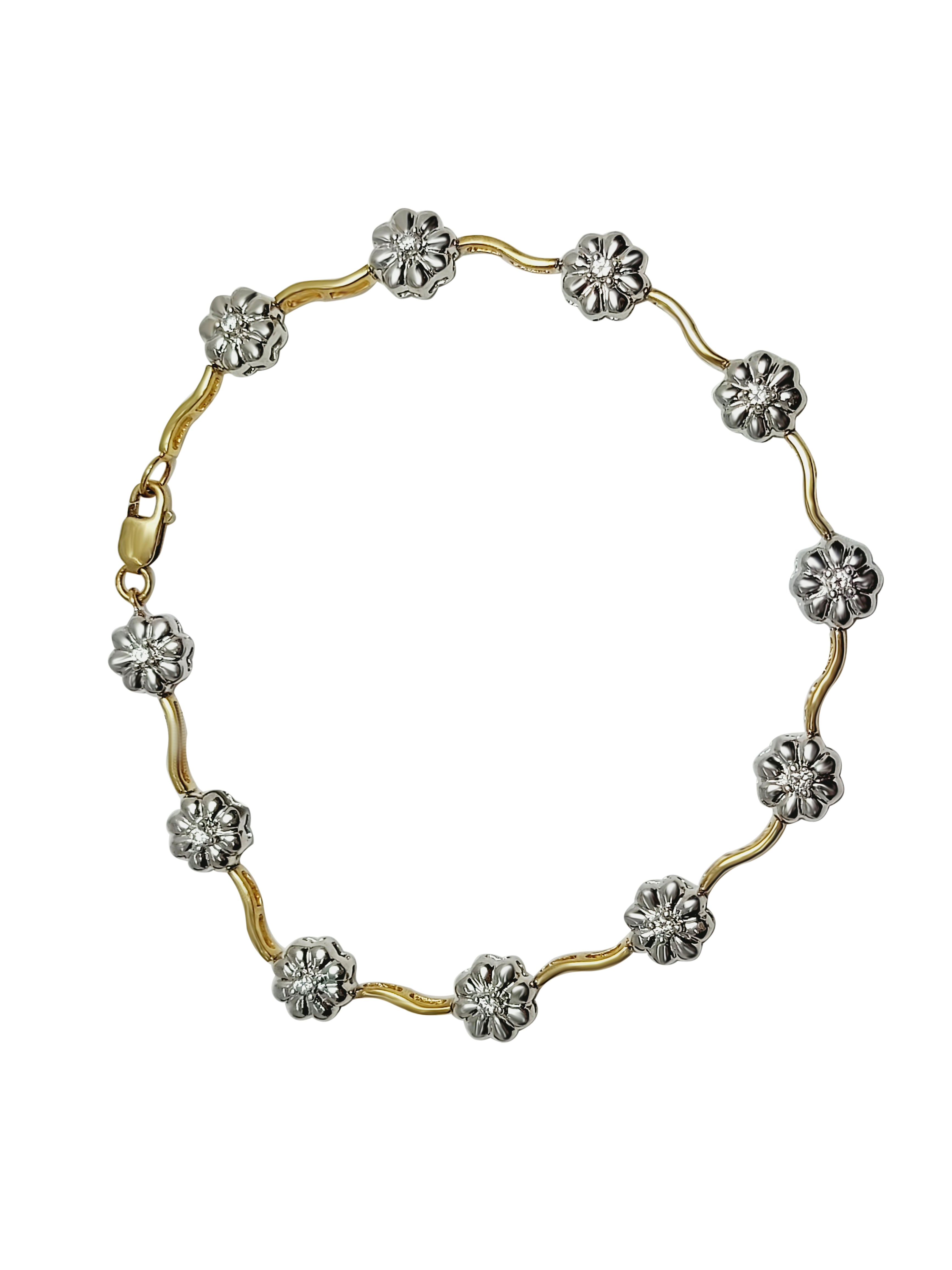 14k Gold 2 tone flower Bracelet 6.5mm width, link 1.05mm width, 7.3gram