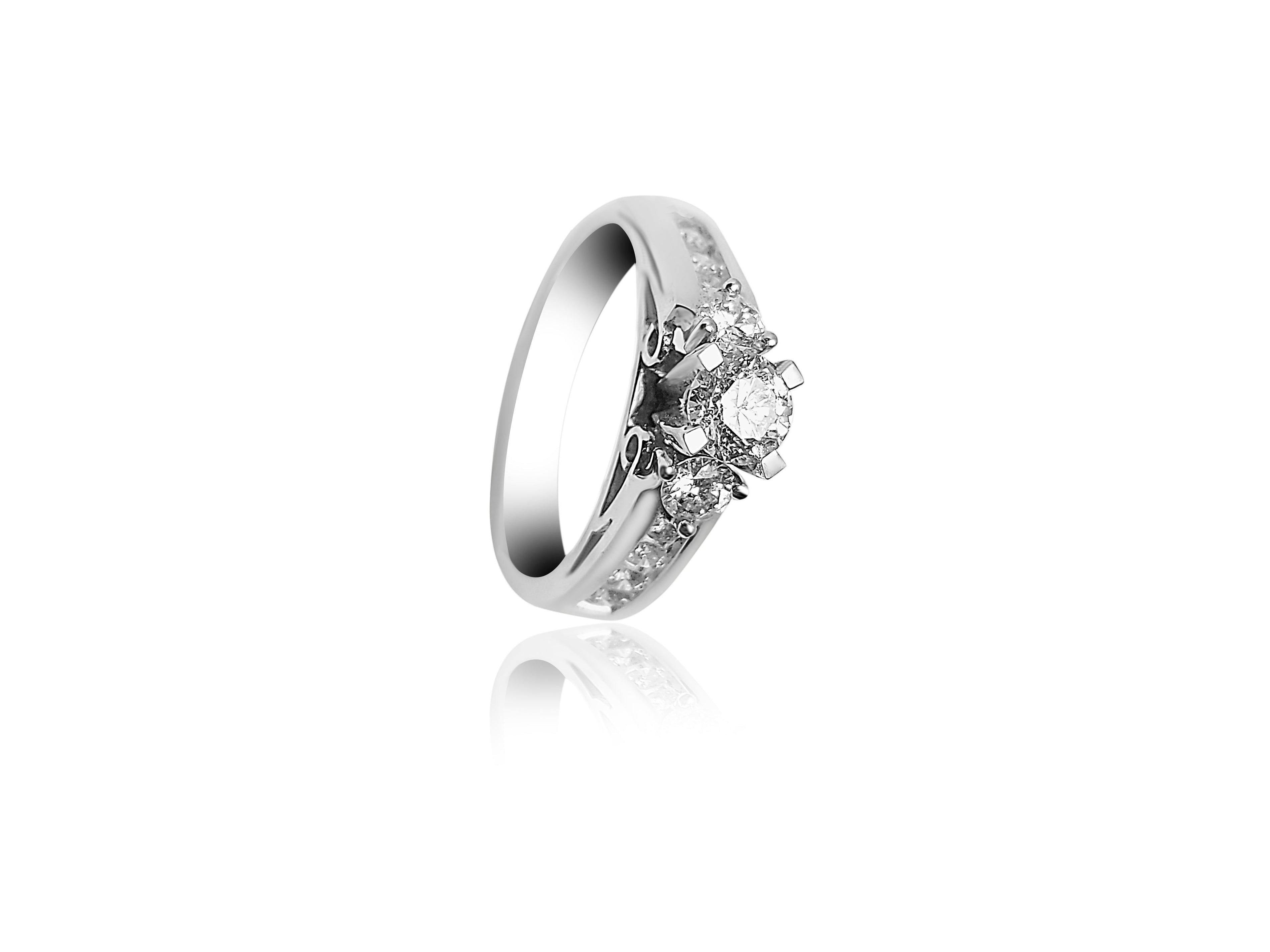 Bague de fiançailles vintage avec diamants