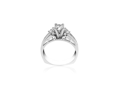 Vintage design Engagement Ring with diamonds