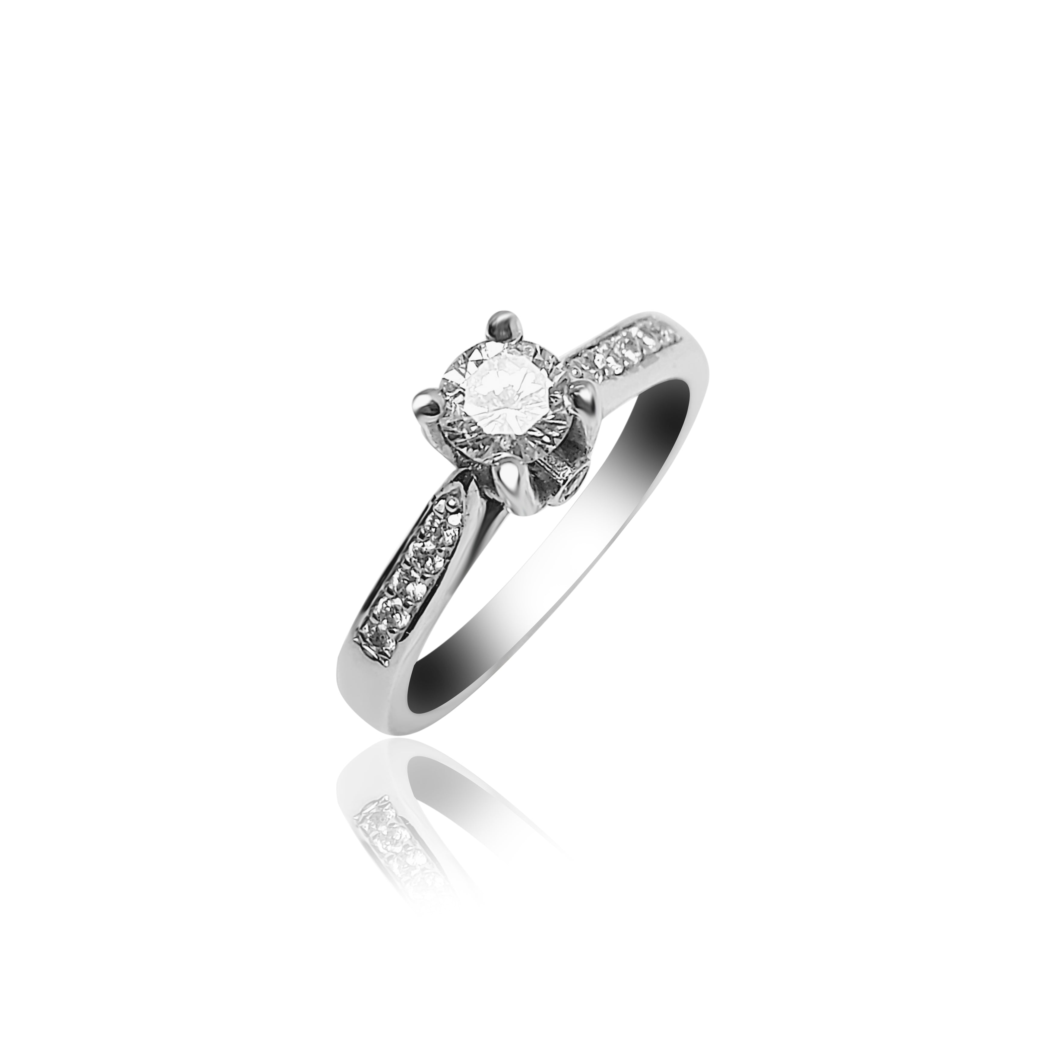 Bague de fiançailles pavée avec diamant central de 0,40 carat