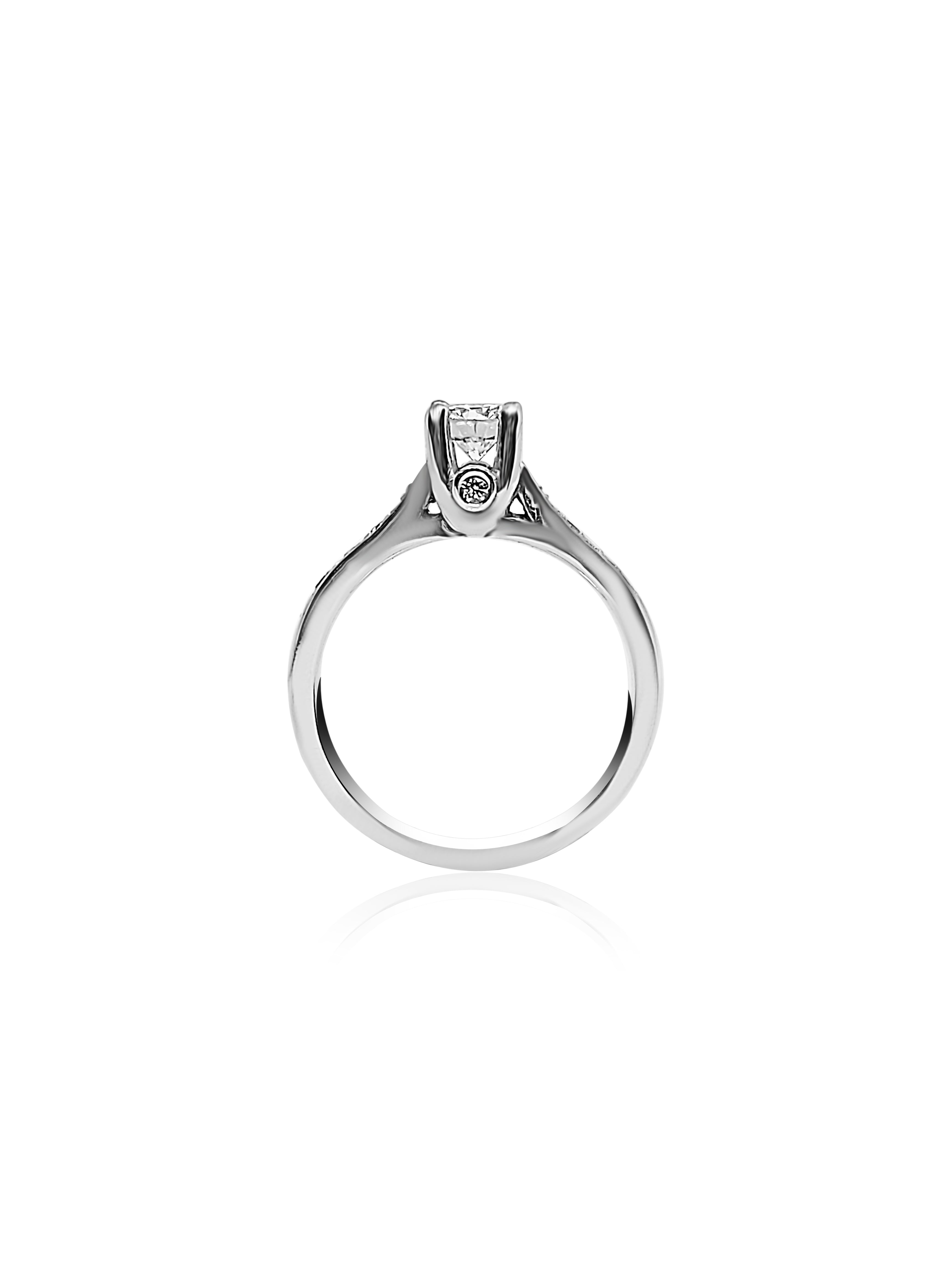 Pavé Engagement Ring with 0.40ct center diamond