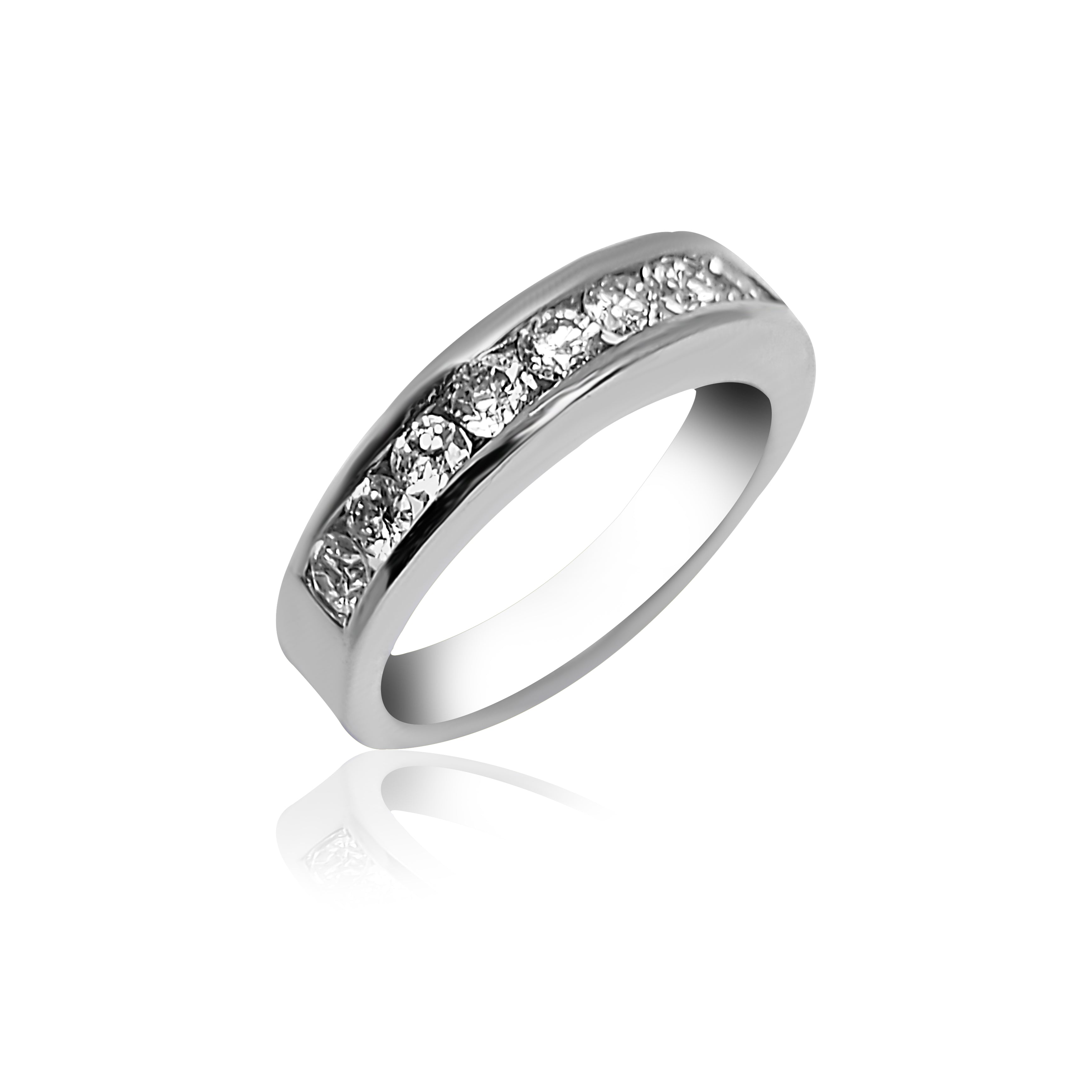 Pavé wedding Ring with nine Round cut diamonds