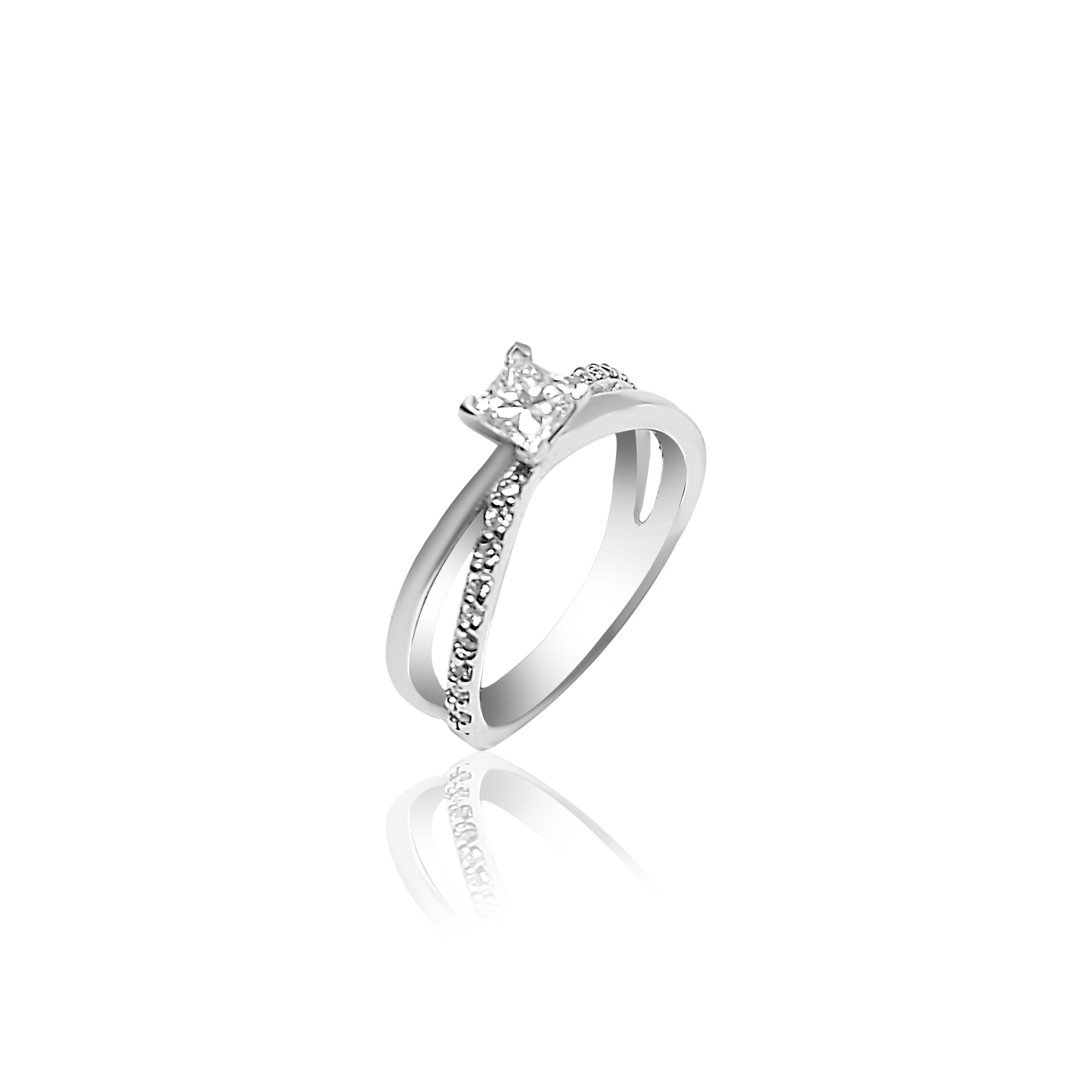 Bague de fiançailles en or blanc 14 carats, diamant central 0,47 ct, diamants latéraux 0,27 ct