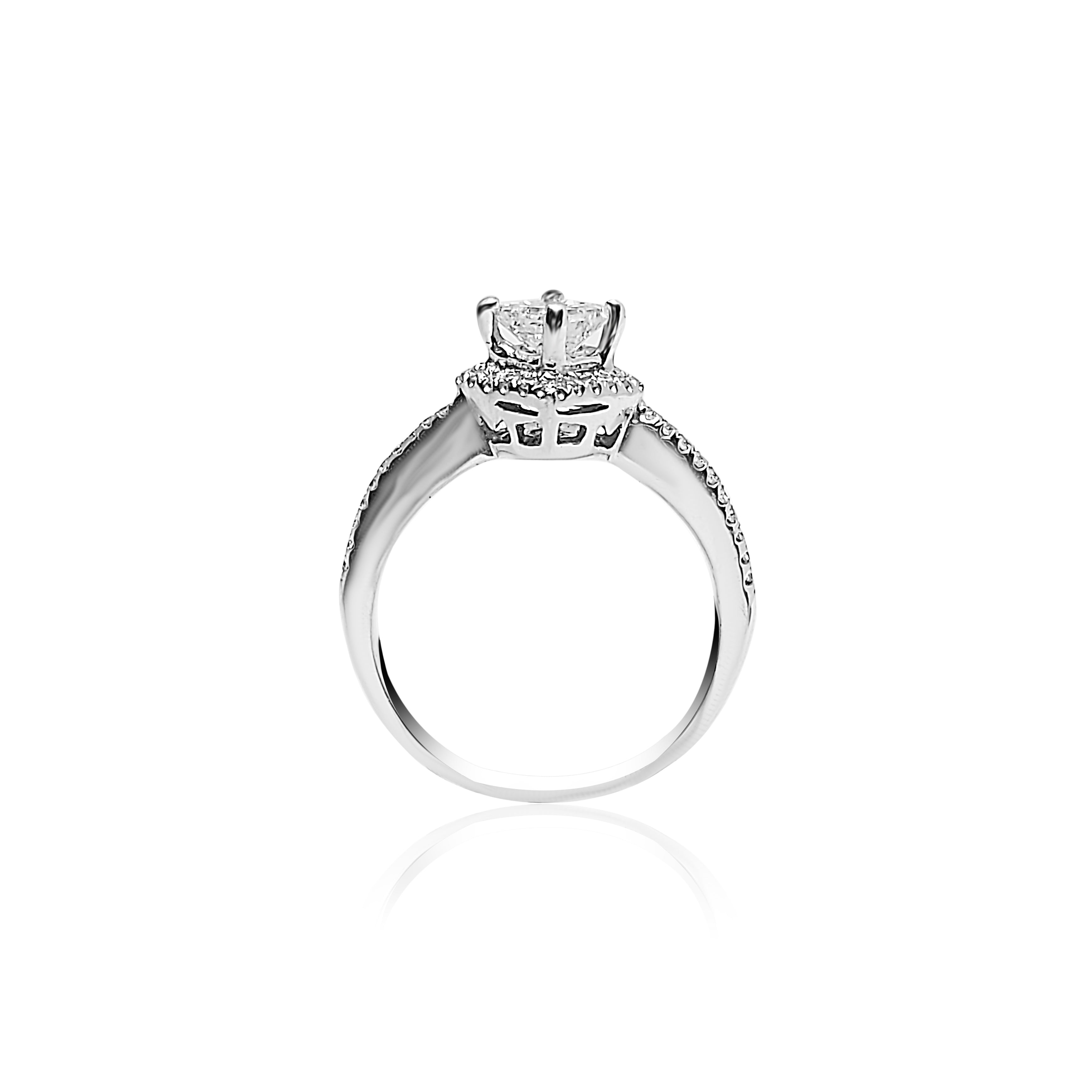 Bague de fiançailles auréole avec diamants de 0,62 carat