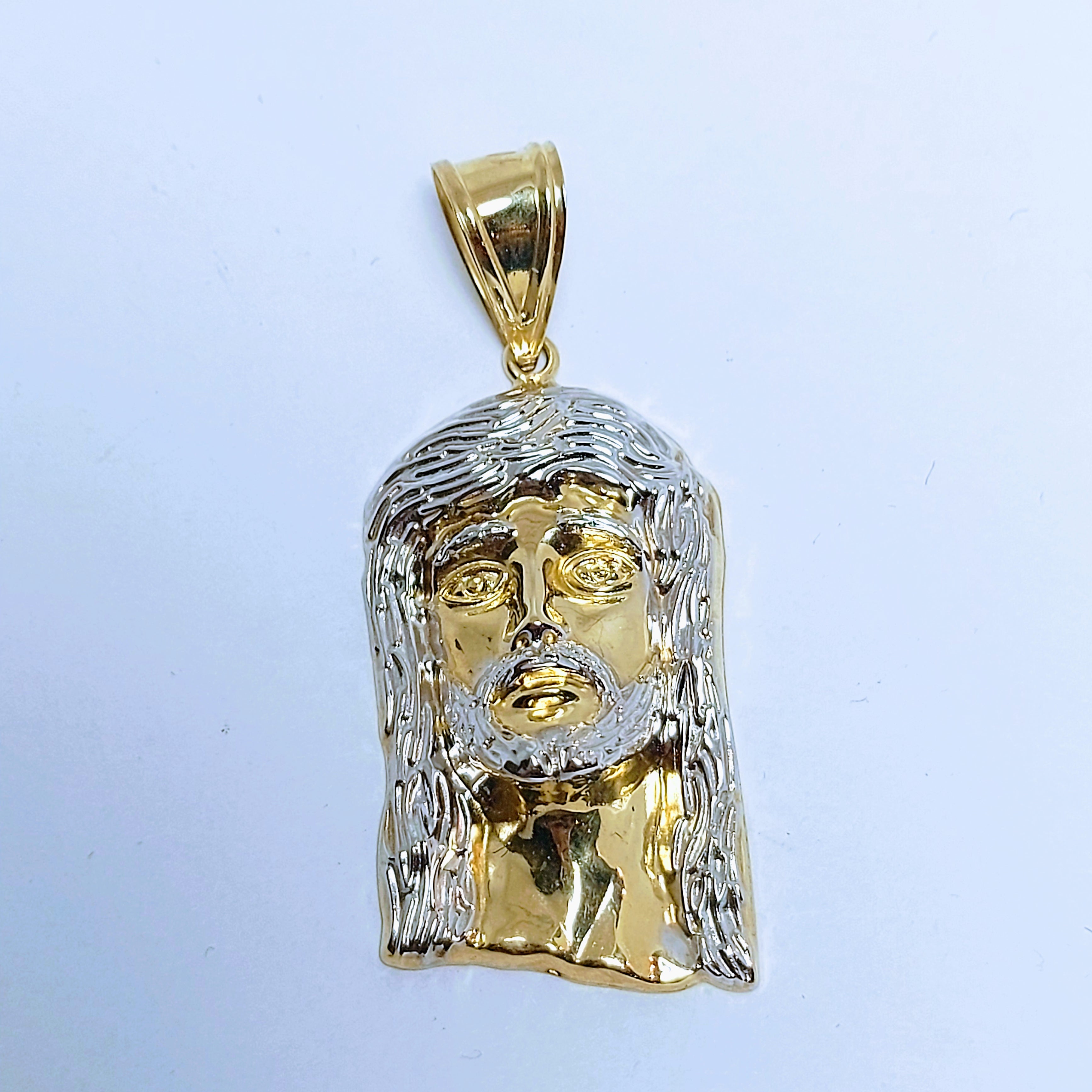 Jesus head 2 tone with diamond cut gold pendant