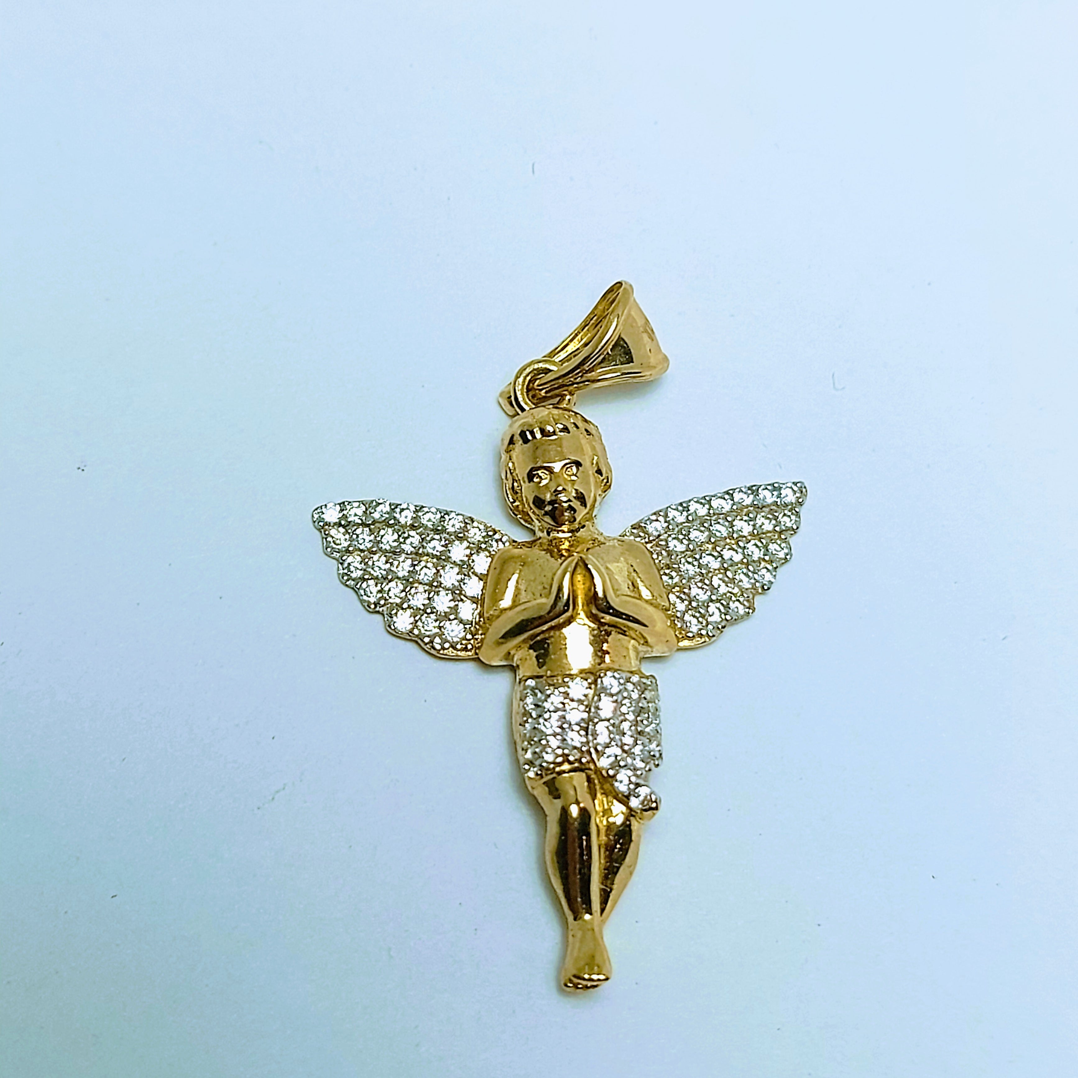 Pendentif ange prieur en or