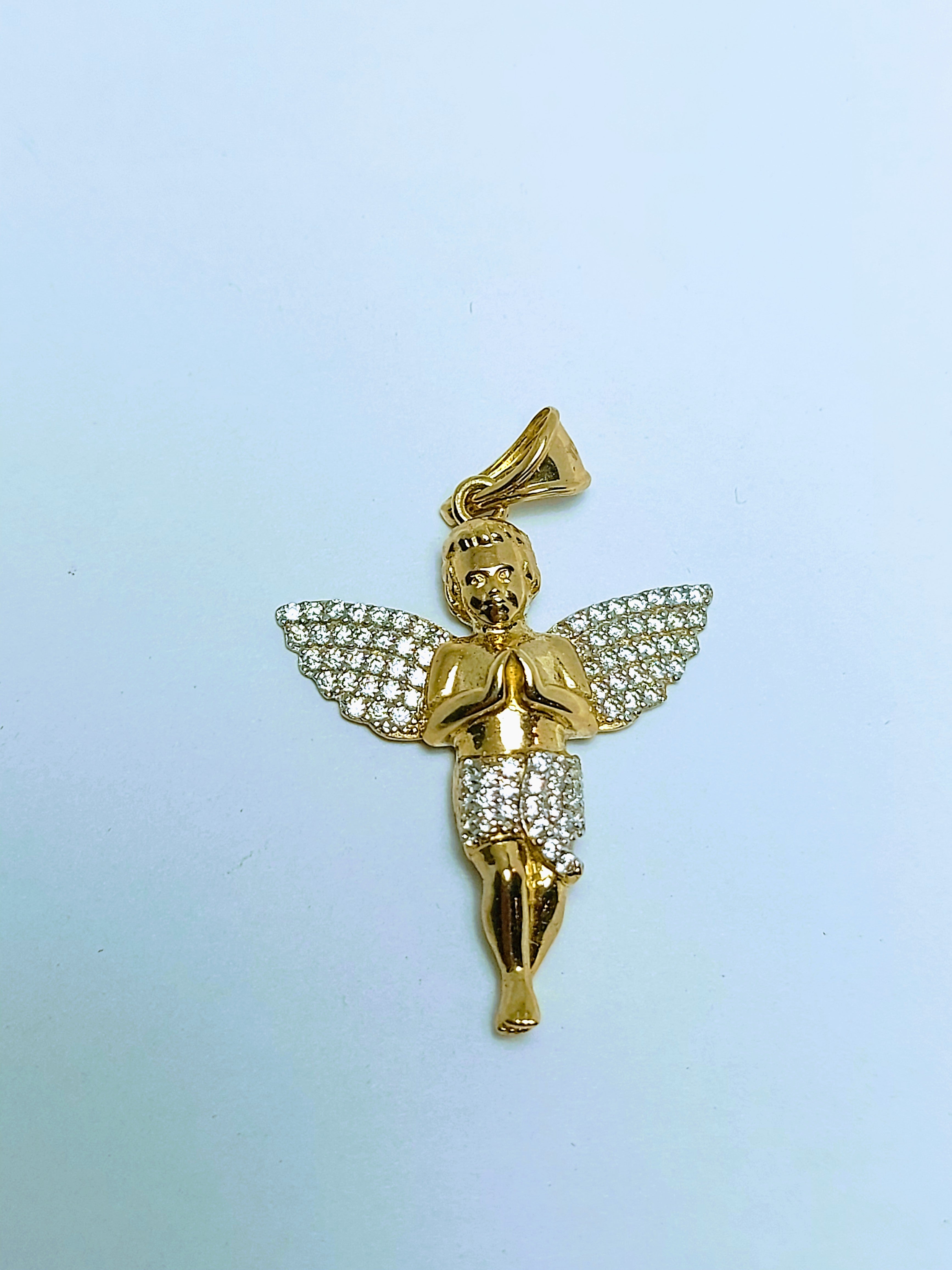 Pendentif ange prieur en or