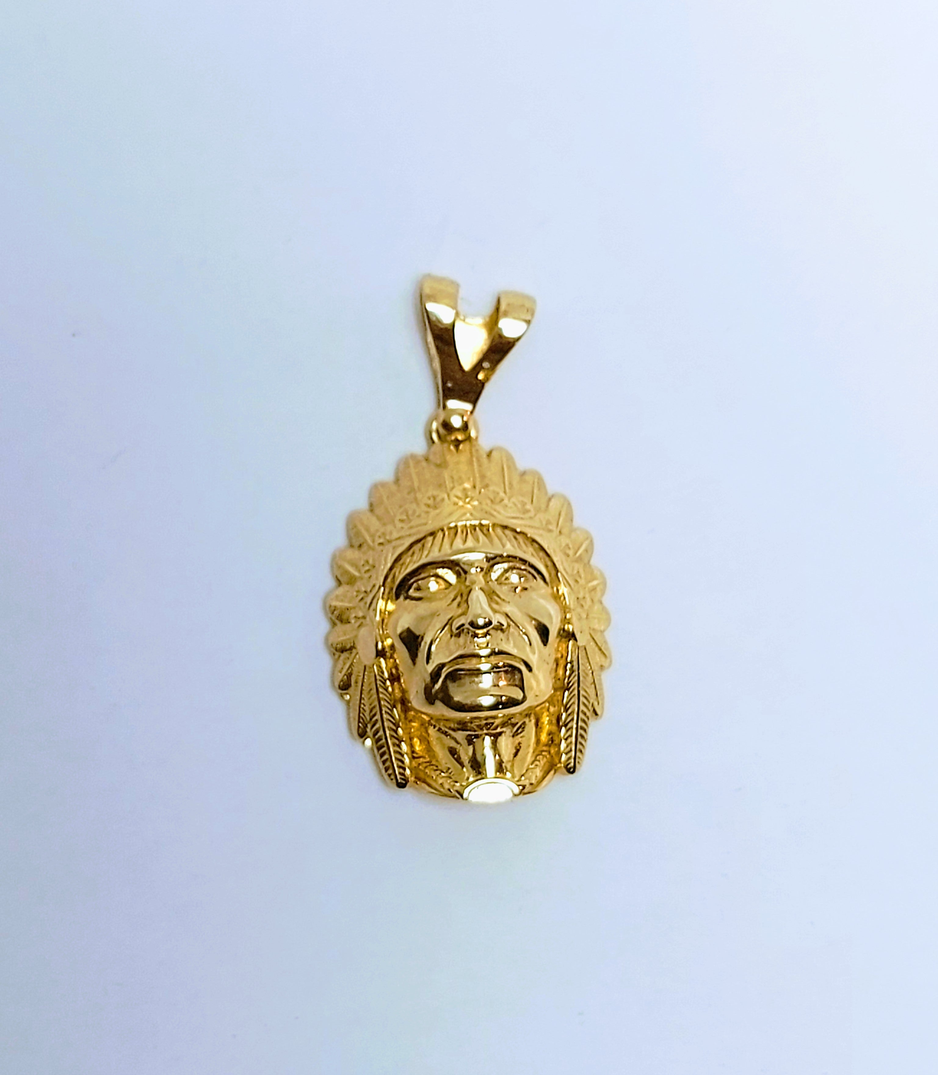 Pendentif en or du chef indien Pontiac
